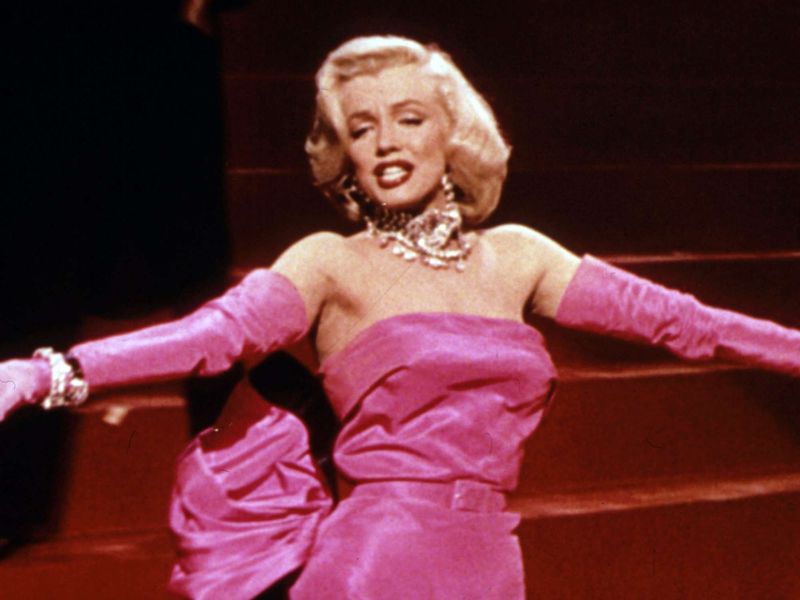 34 Timeless Beauties of Old Hollywood Who Still Define Glamour Marilyn Monroe